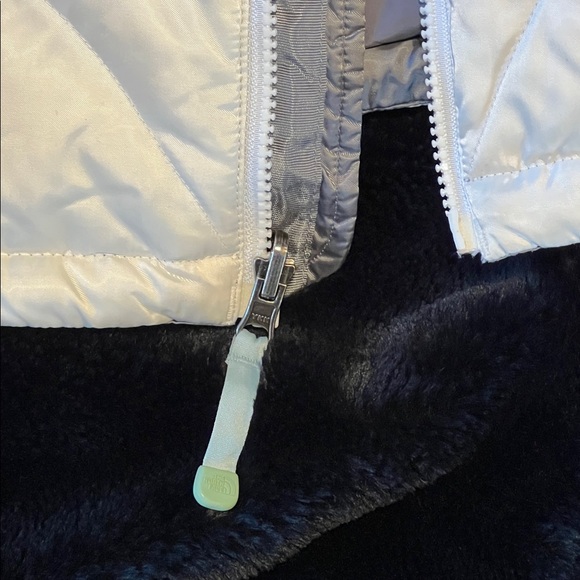 The North Face 550 Goose Down White Puffer Vest Medium - Picture 10 of 12